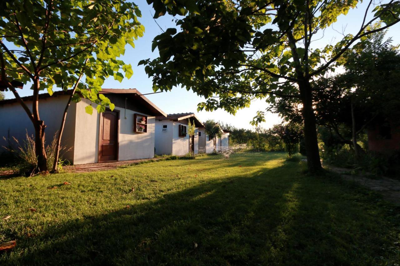 La Livada Villa Greci Buitenkant foto